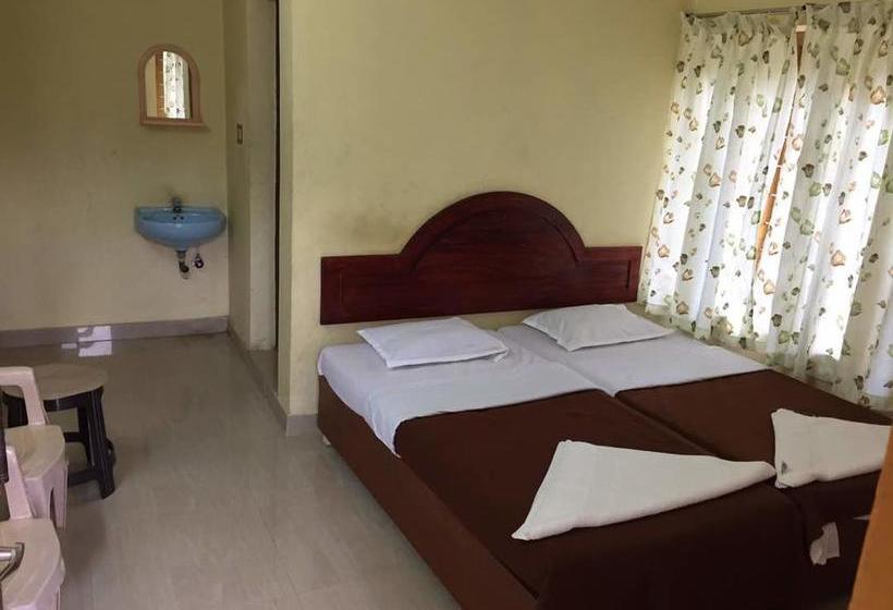 Bed and Breakfast Green Tree Residency 11