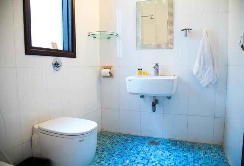 Fabhotel Good Care Residency 12