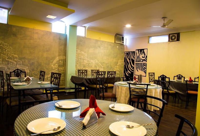 Fabhotel Good Care Residency 3