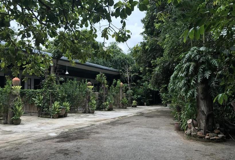 339 Hotels & Resort 1