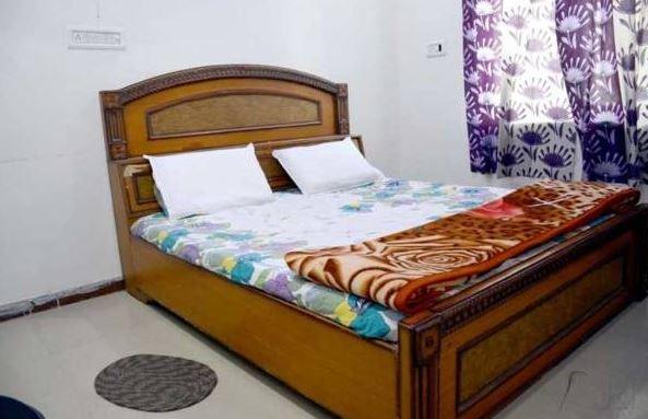 Hotel Jadav And Natraj Dinning Hall 13