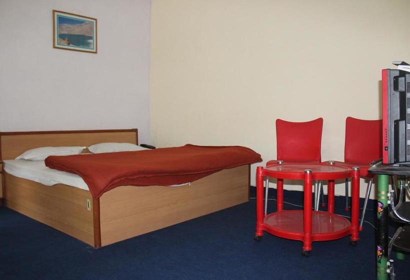 Hotel Woodline Regency 14