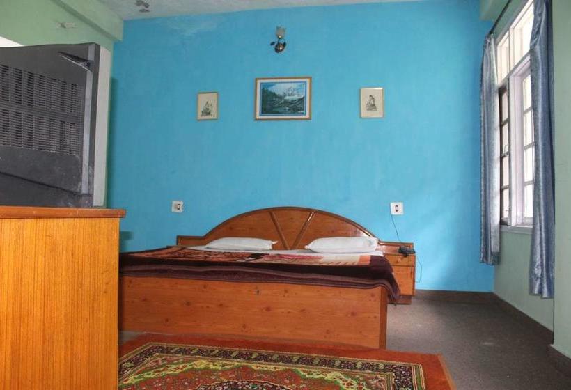 Hotel Woodline Regency 8