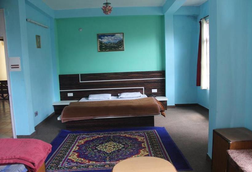 Hotel Woodline Regency 9