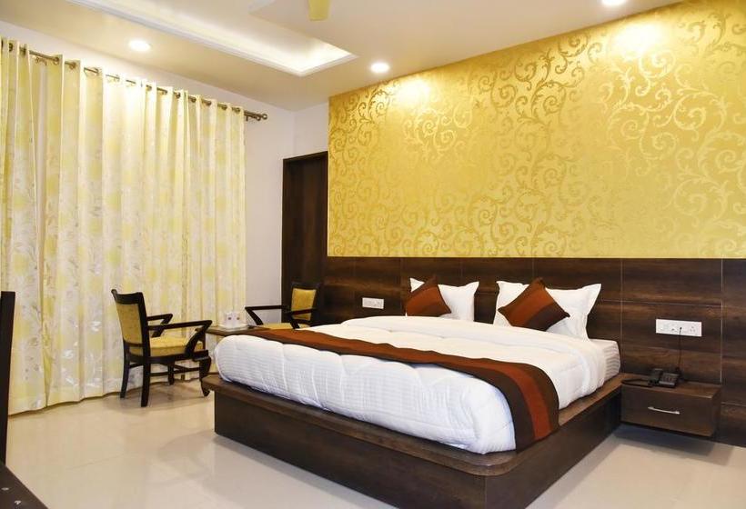 Hotel Hollywood Heightsind 18