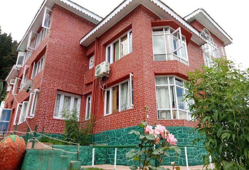 Hotel Glacier Heights 13