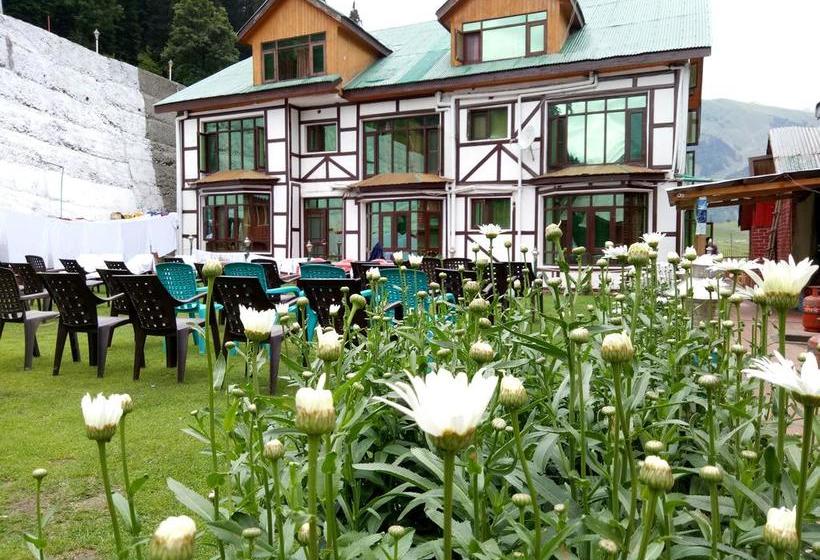 Hotel Glacier Heights 3