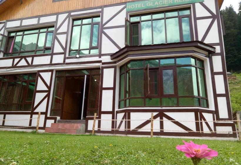 Hotel Glacier Heights 5