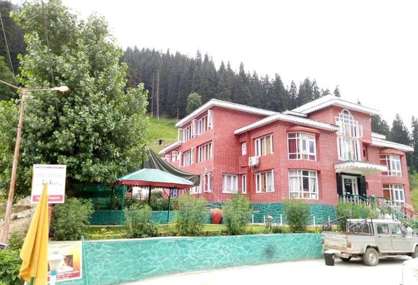 Hotel Glacier Heights 7