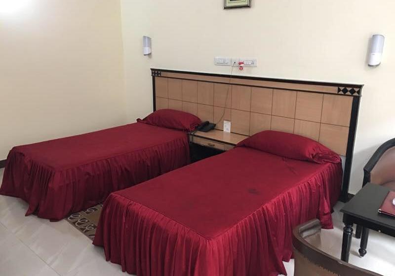 Hôtel Sriyash Regency 12