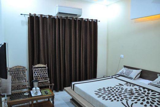 Ashoka Hotel & Restaurant 7