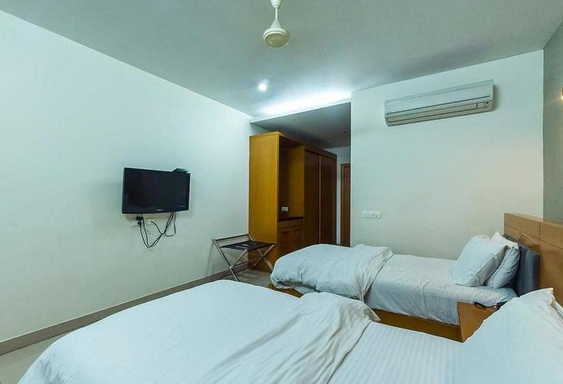 Hotel Leela Pavilion 4