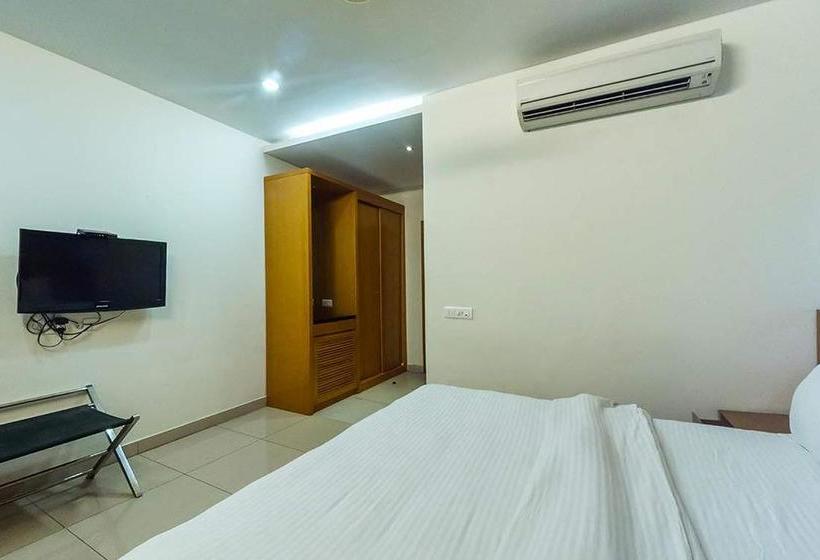 Hotel Leela Pavilion 5