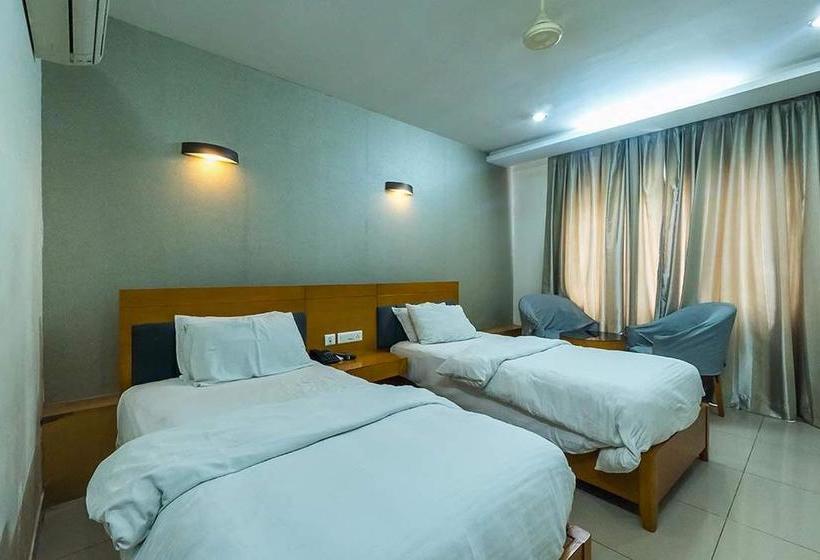 Hotel Leela Pavilion 7