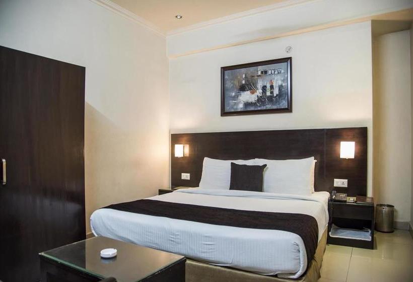 Hotel Acumen Inn Lucknow