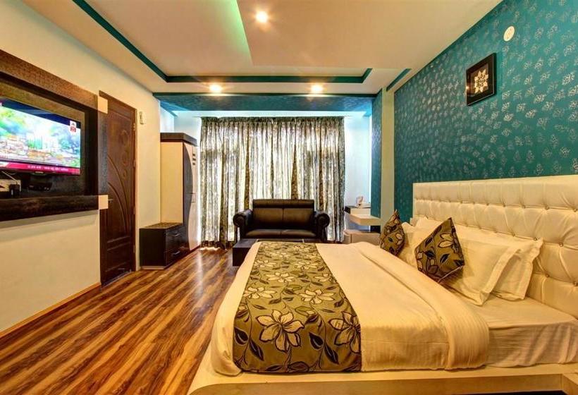 The Moniker Resort & Spa