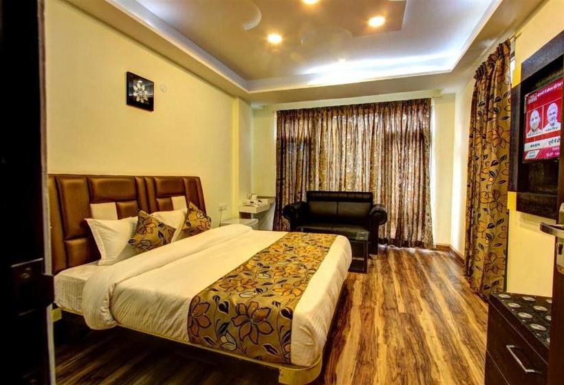 The Moniker Resort & Spa 4