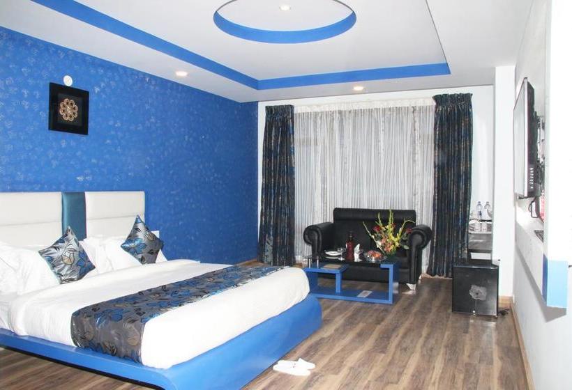 The Moniker Resort & Spa 6