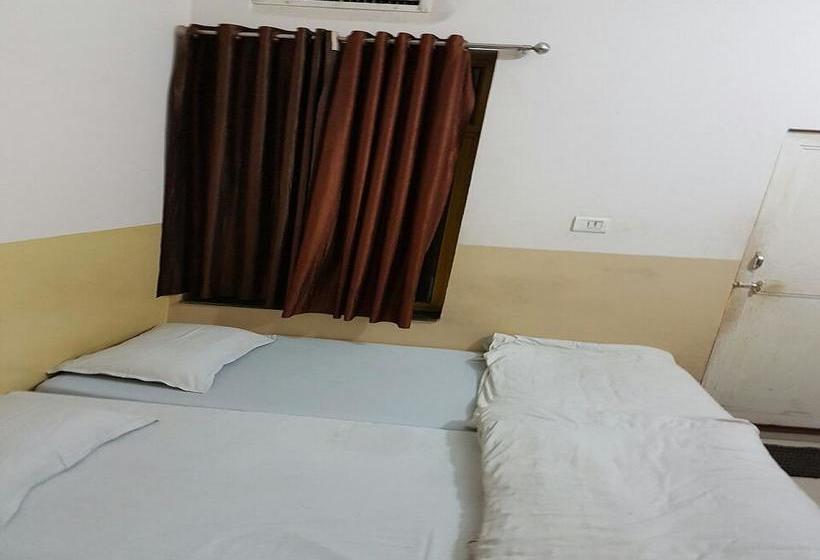 Hotel Shree Vidhichad Dharamshala Gwalior 8