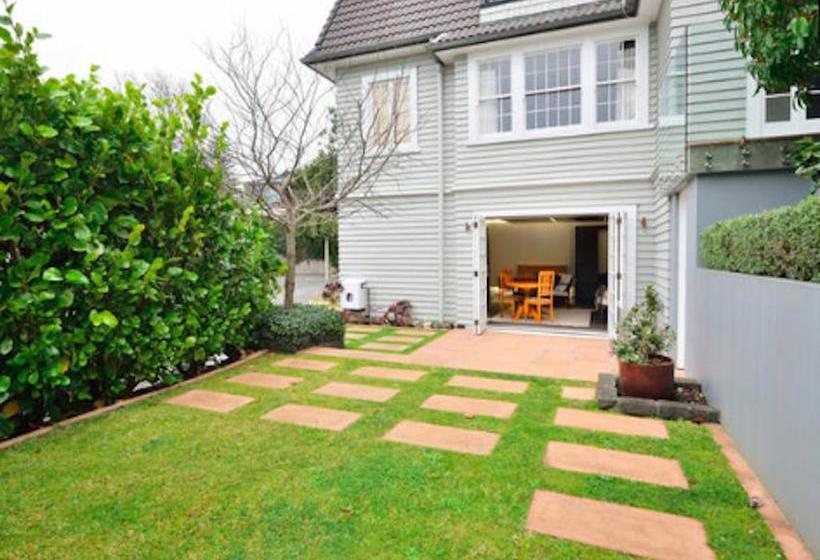 Bed and Breakfast Sunny Mt Eden Apartment 9