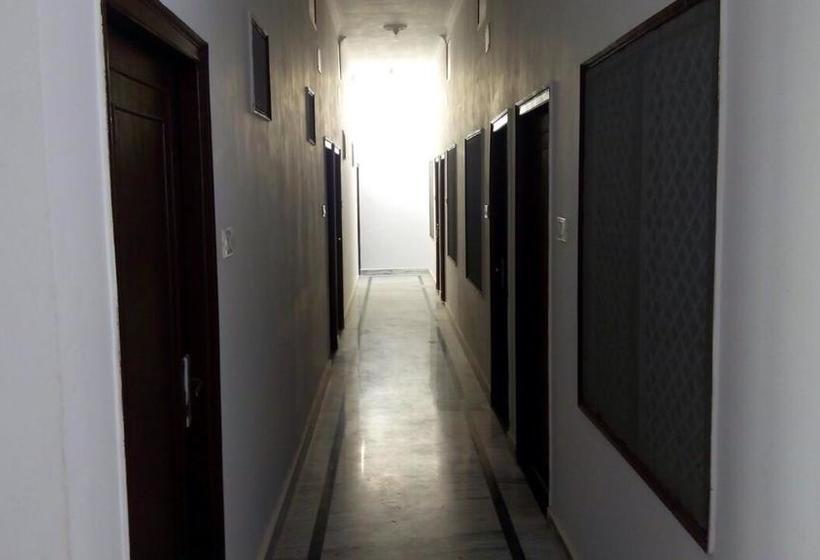 Hotel Karma Guest House 13