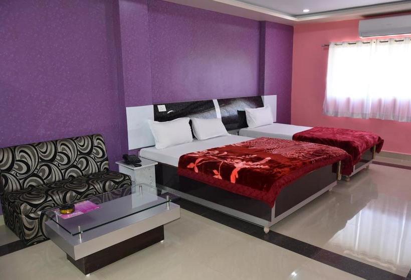 Grand Hotel Vinayak 1