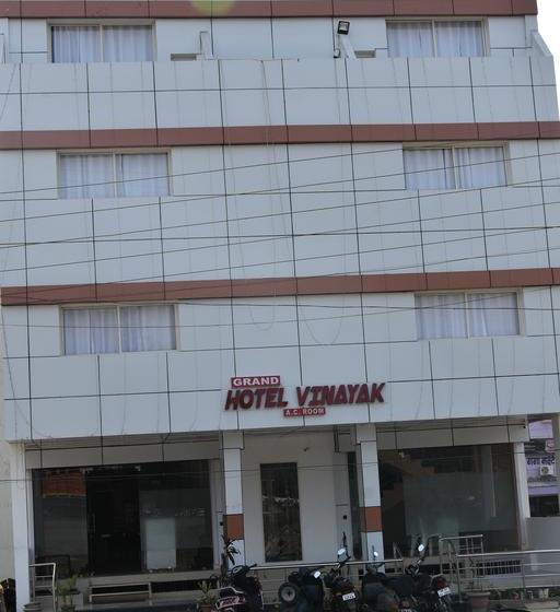 Grand Hotel Vinayak 11