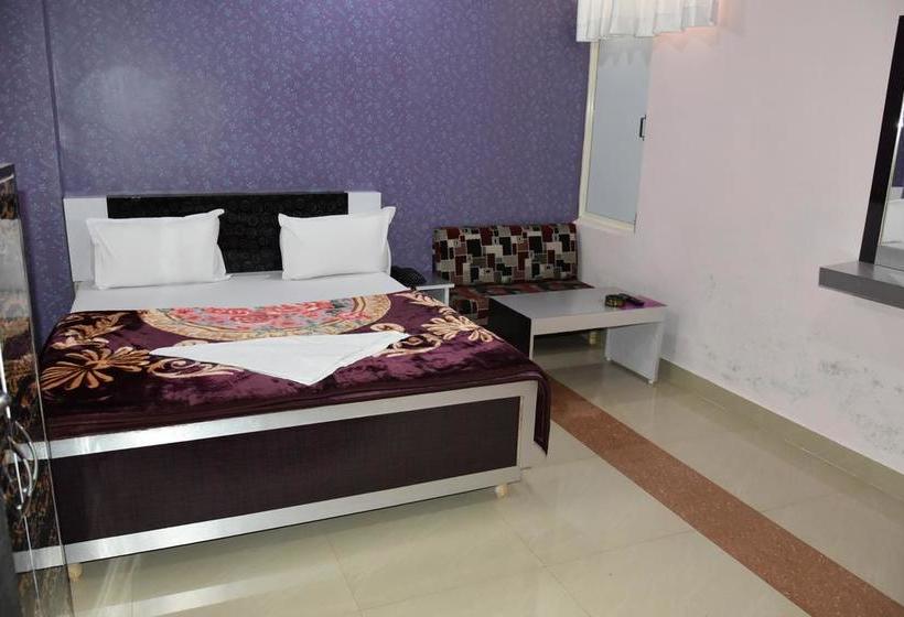 Grand Hotel Vinayak 2