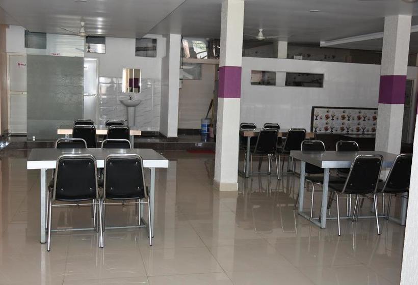 Grand Hotel Vinayak 3