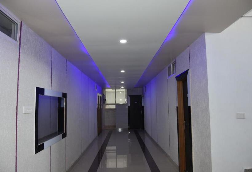 Grand Hotel Vinayak 6