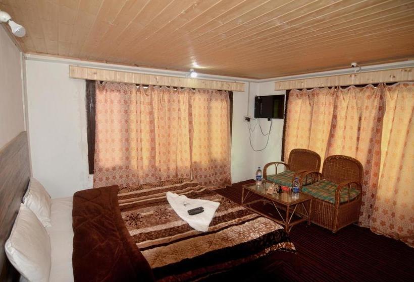 Hotel Kashmir House 5