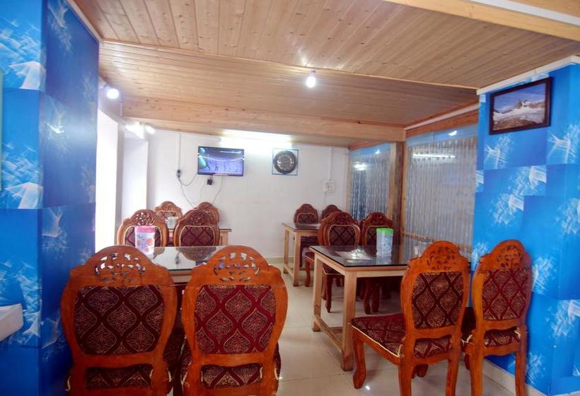 Hotel Kashmir House 9
