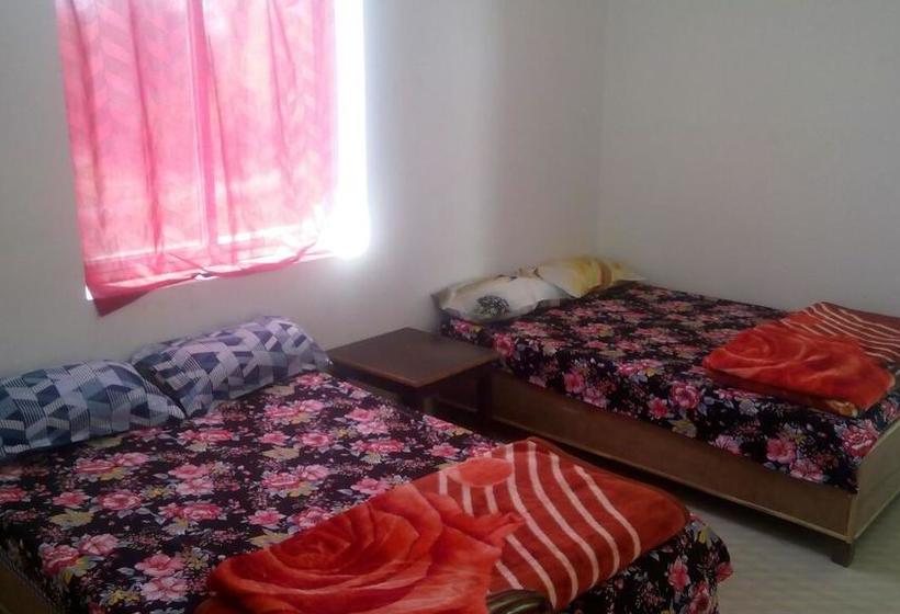 Hotel Ishika Residency 7