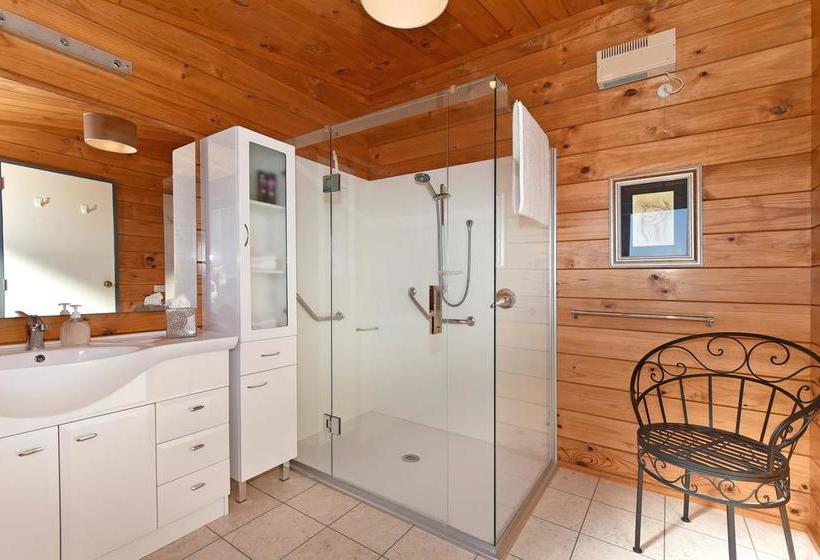 Bed and Breakfast The Treehouse 13