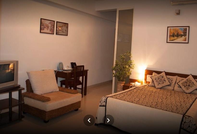 Hotel Pleasant Moments 10