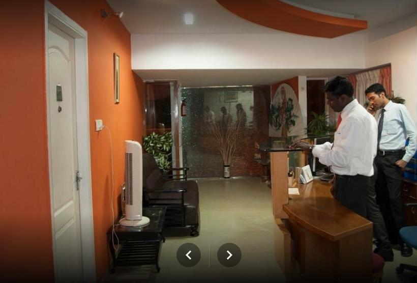 Hotel Pleasant Moments 11