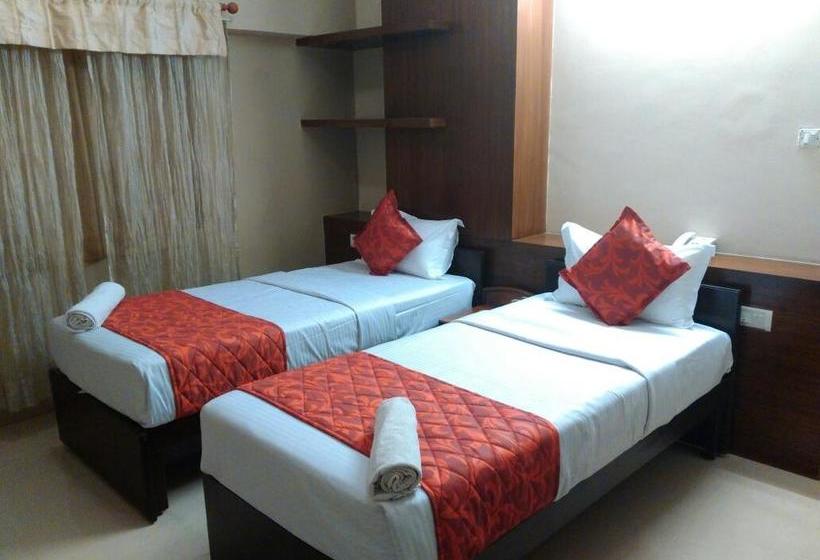 Hotel Pleasant Moments 12