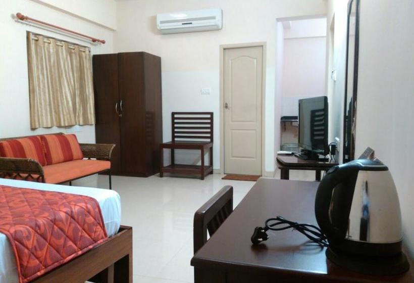 Hotel Pleasant Moments 13