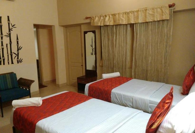 Hotel Pleasant Moments 14