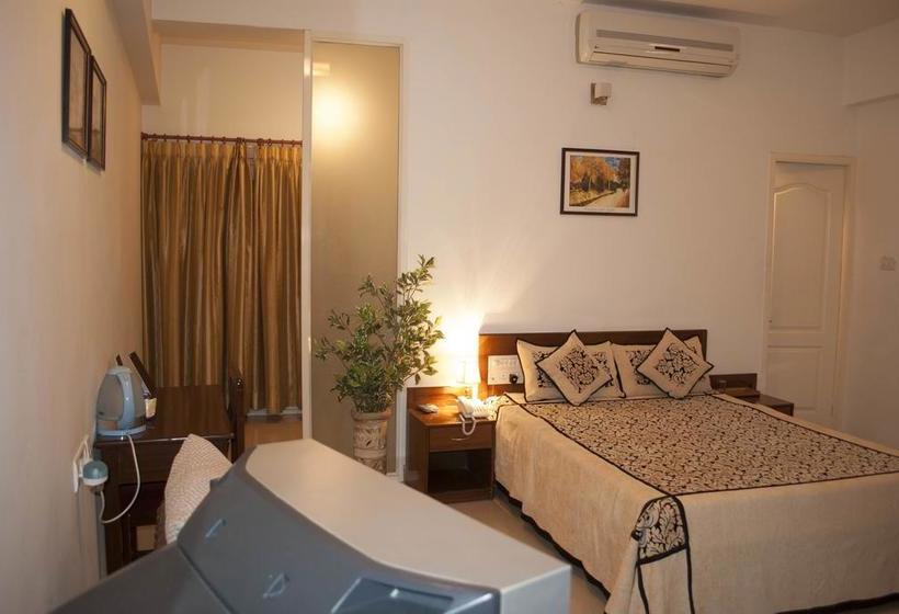 Hotel Pleasant Moments 6