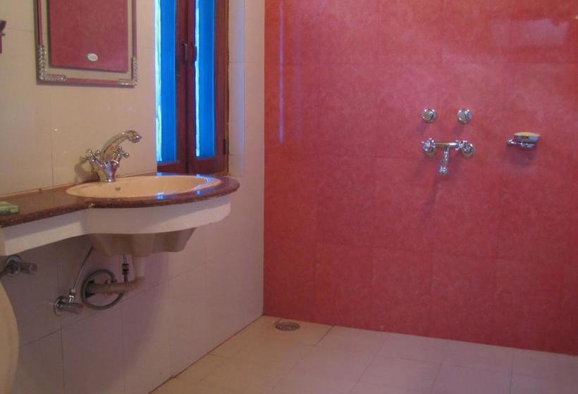 Bed and Breakfast Chandruma Cottage