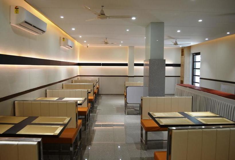 Hotel Ashray Inn Express 12