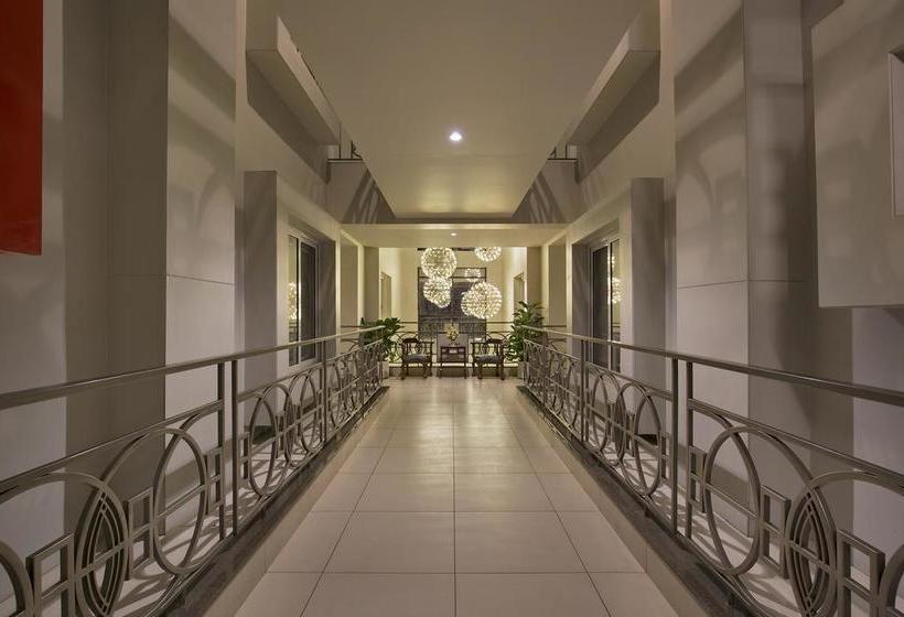 Hotel The Baroda Residency 10