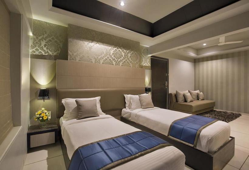 Hotel The Baroda Residency 5