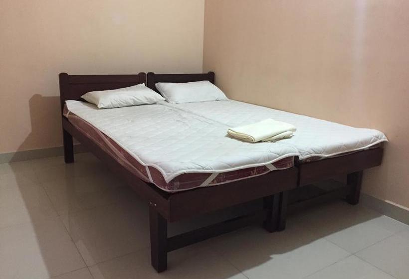 Hotel Mega Tourist Home Palarivattom 10