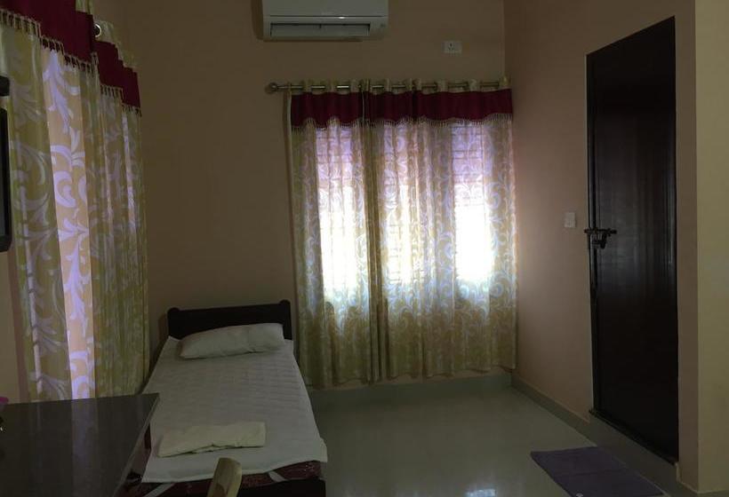 Hotel Mega Tourist Home Palarivattom 13