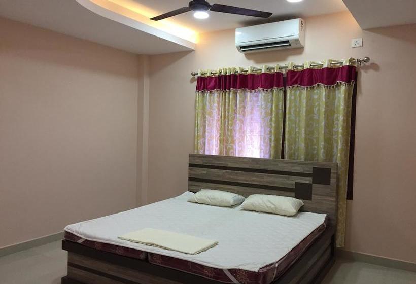 Hotel Mega Tourist Home Palarivattom 14