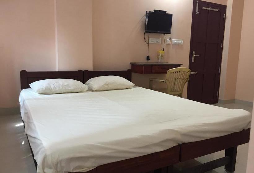 Hotel Mega Tourist Home Palarivattom 15