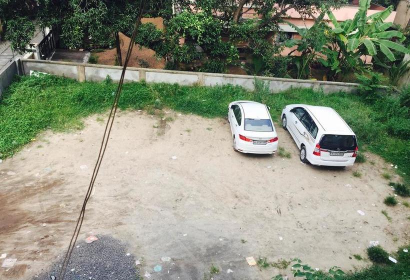 Hotel Mega Tourist Home Palarivattom 17