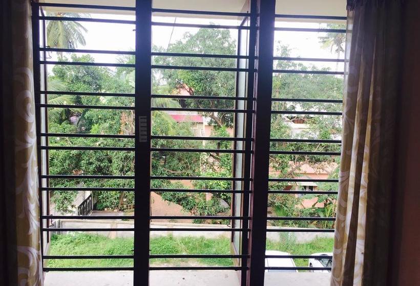 Hotel Mega Tourist Home Palarivattom 5